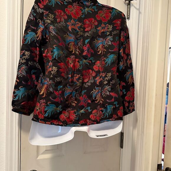 Chico back and vibrant colors embroidered tropical flowers - Chico size 0 - Picture 2 of 9